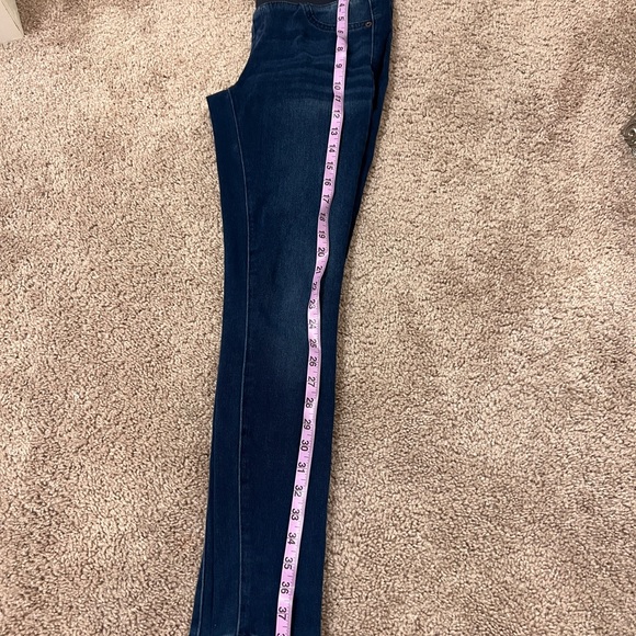 Old Navy maternity jeans Size 4 - Picture 5 of 7